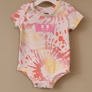 Levi's tye dyed short sleeved onesie/bodysuit